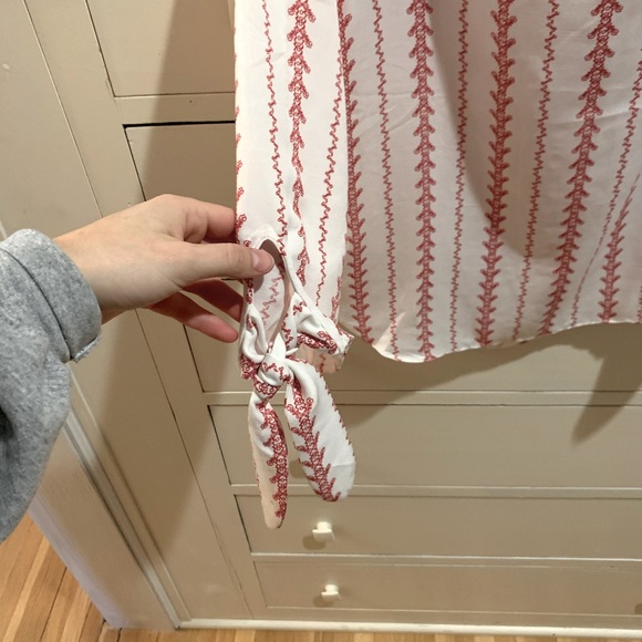 CUTEST off the shoulder top! - Picture 3 of 3